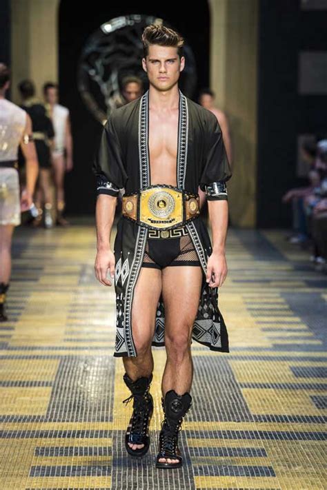 roman period runway looks versace men 2013|First Look: Versace Spring/Summer 2013 .